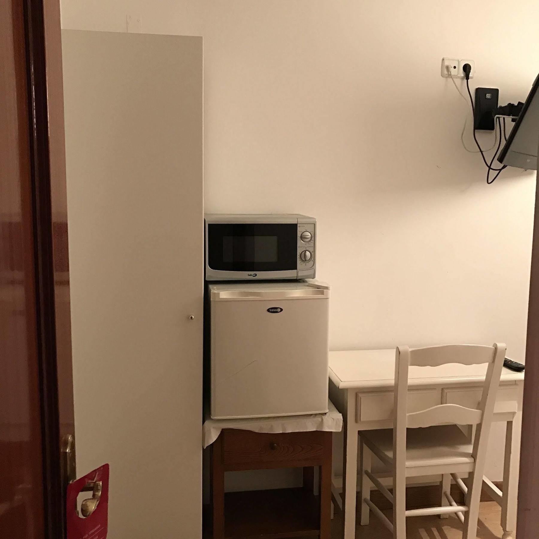 Hostal La Estrella Madrid Dış mekan fotoğraf