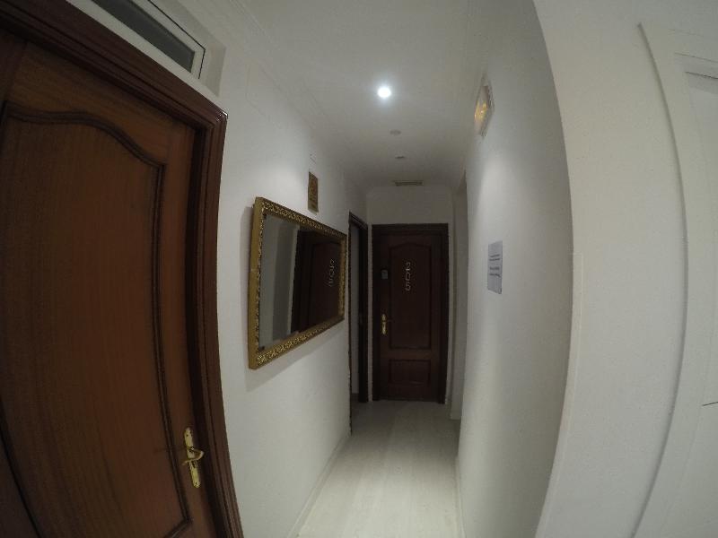 Hostal La Estrella Madrid Dış mekan fotoğraf