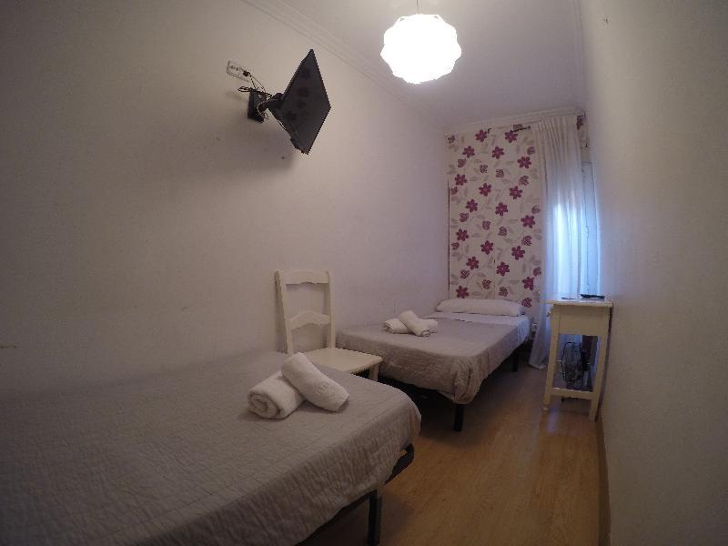 Hostal La Estrella Madrid Dış mekan fotoğraf