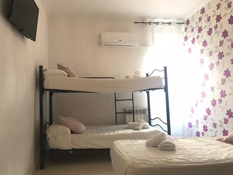 Hostal La Estrella Madrid Dış mekan fotoğraf
