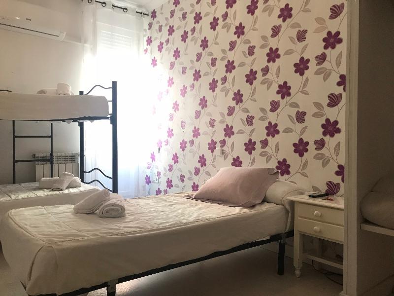 Hostal La Estrella Madrid Dış mekan fotoğraf