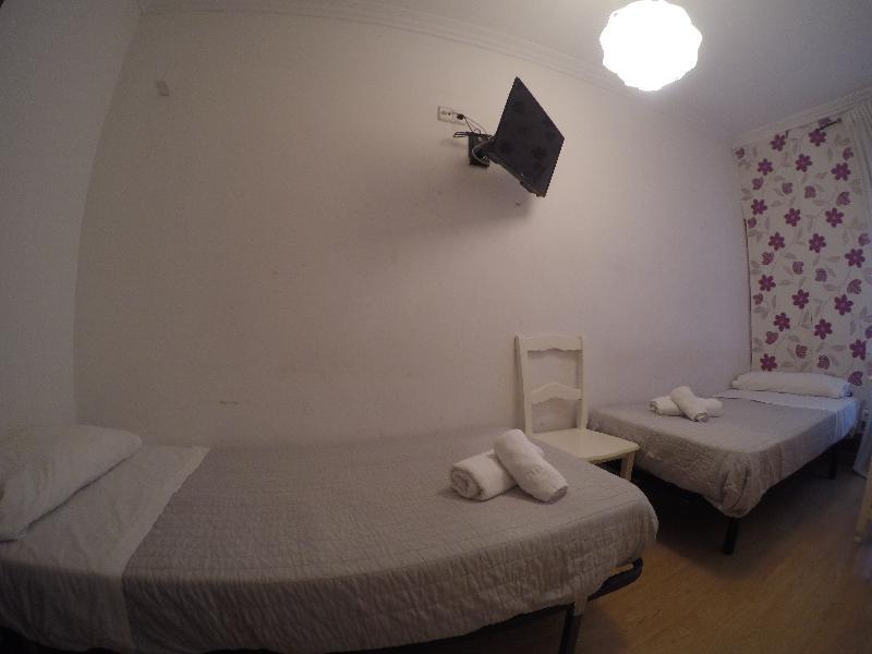 Hostal La Estrella Madrid Dış mekan fotoğraf