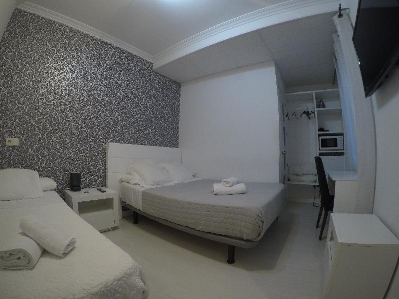 Hostal La Estrella Madrid Dış mekan fotoğraf