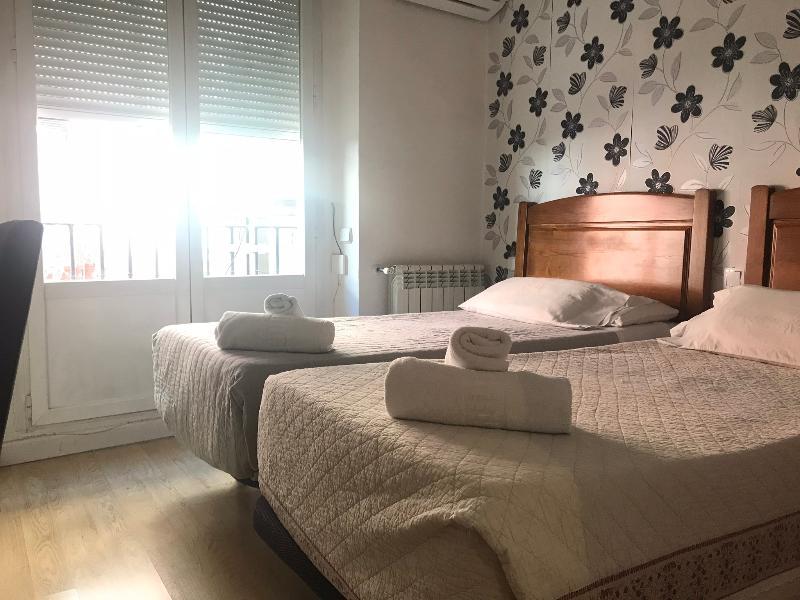 Hostal La Estrella Madrid Dış mekan fotoğraf