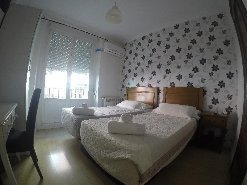 Hostal La Estrella Madrid Dış mekan fotoğraf